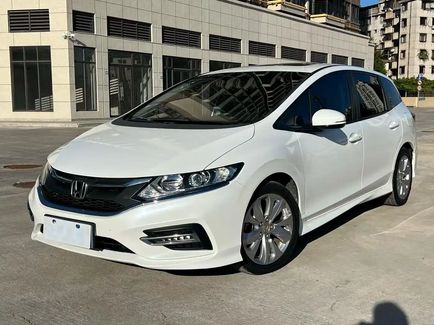 Photo 1 - Honda Jade