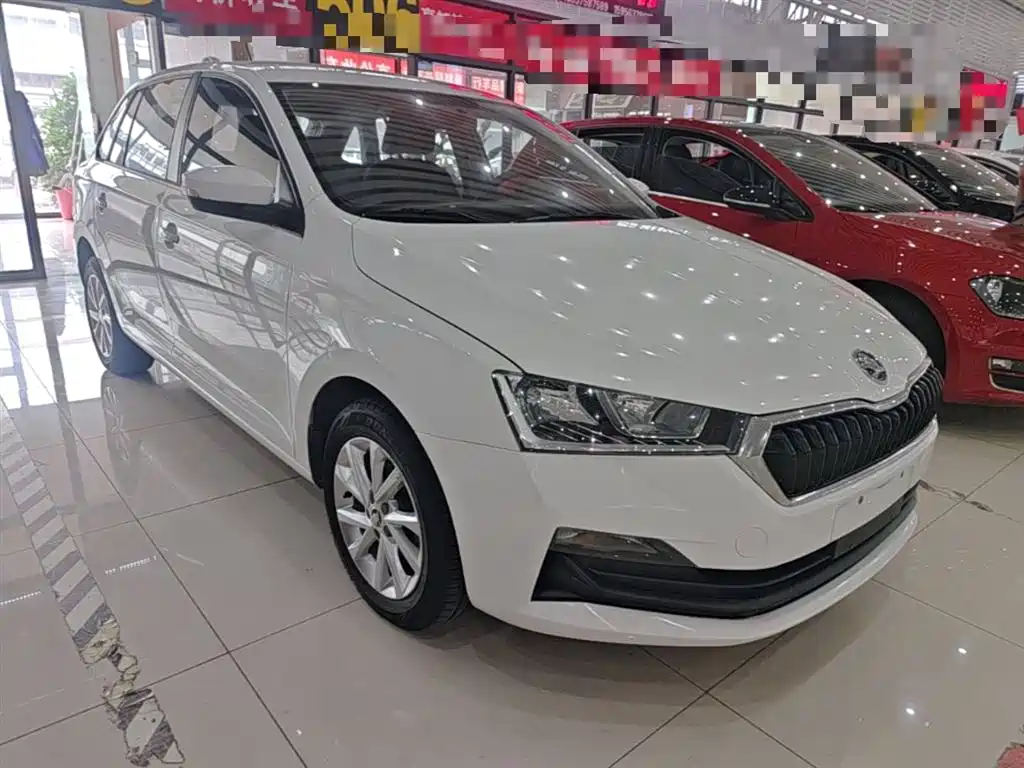 Škoda Skoda Rapid Spaceback 2020 1.5L Auto Standard фото 4