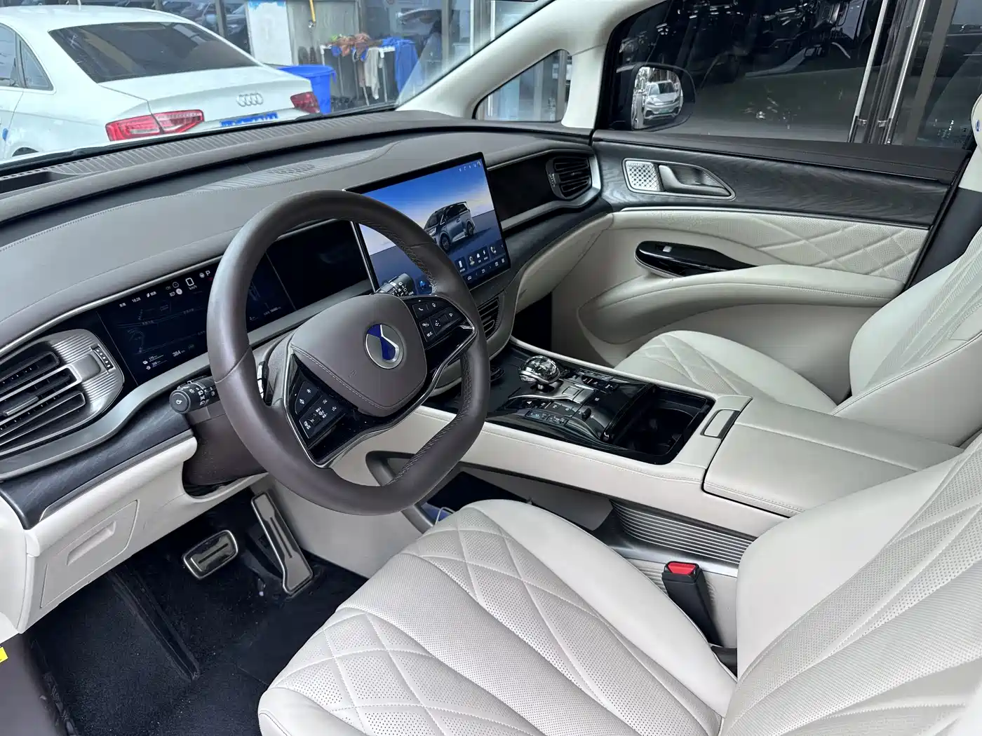 Denza D9 2025 DM-i Smart Drive Edition 1020 AWD Prestige фото 7