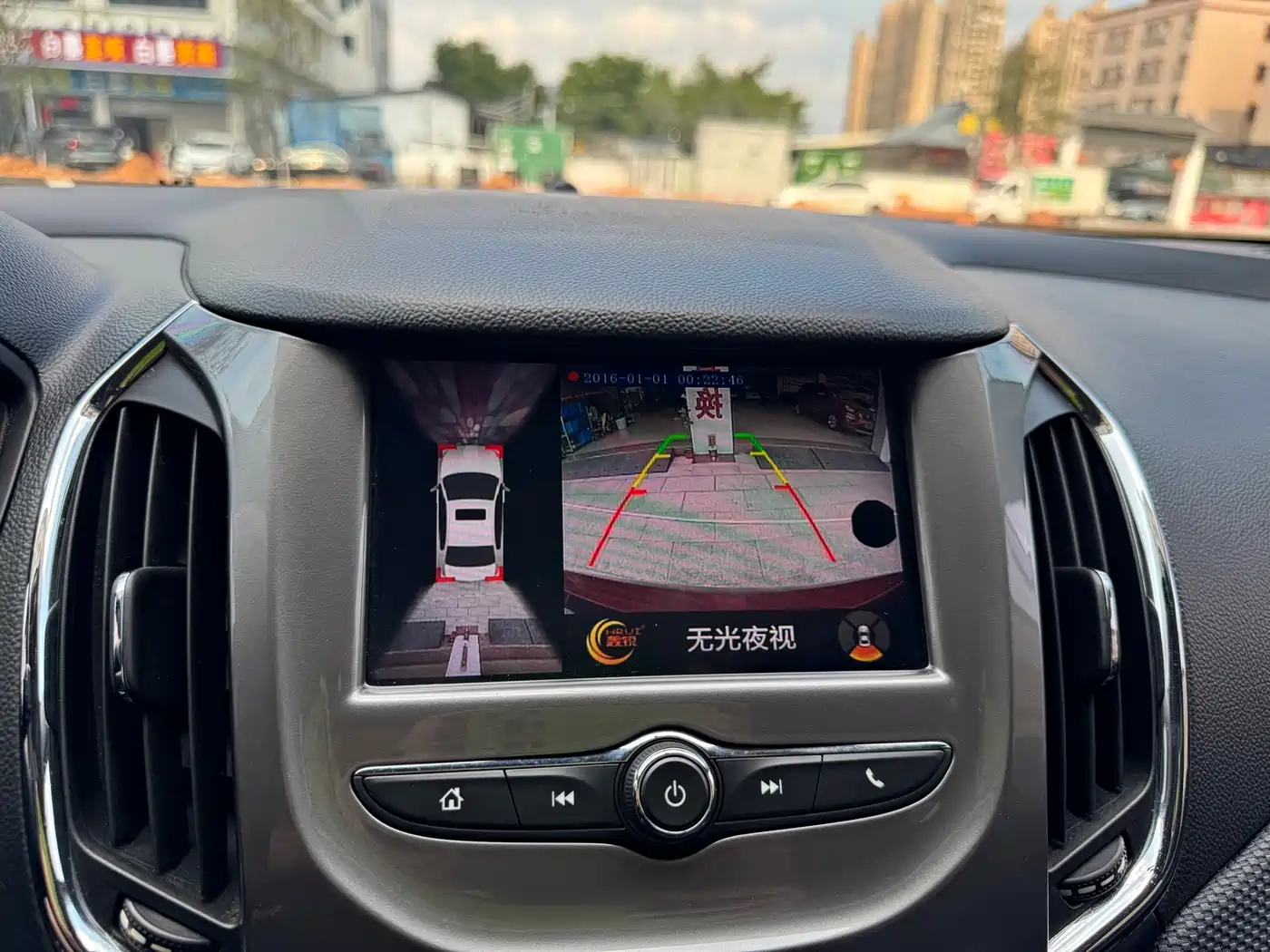 Chevrolet Cruze 2018 320 Automatic Pioneer Sunroof Edition фото 12