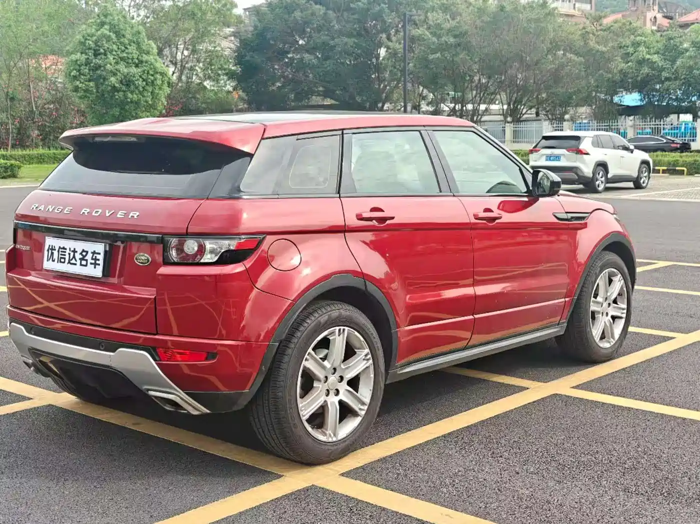 Land Rover Range Rover Evoque 2015 2.0T 5-Door Dynamic Edition фото 6