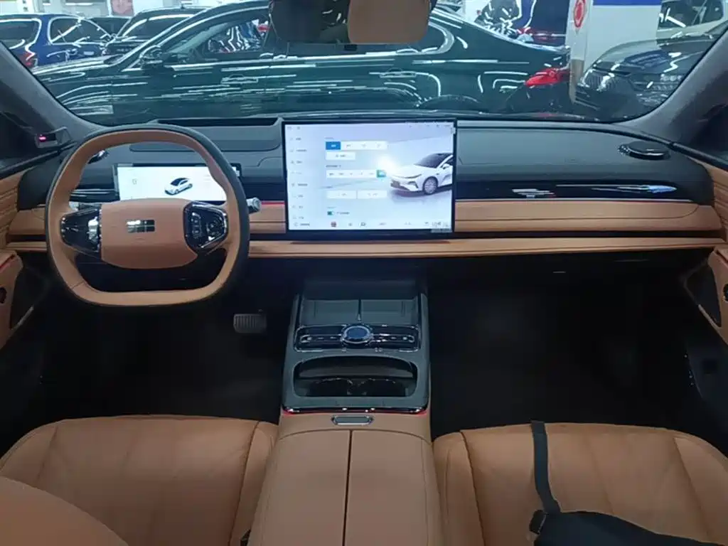 Geely Galaxy Galaxy Xingyao 8 2025 130km EM-P Starship Edition фото 10