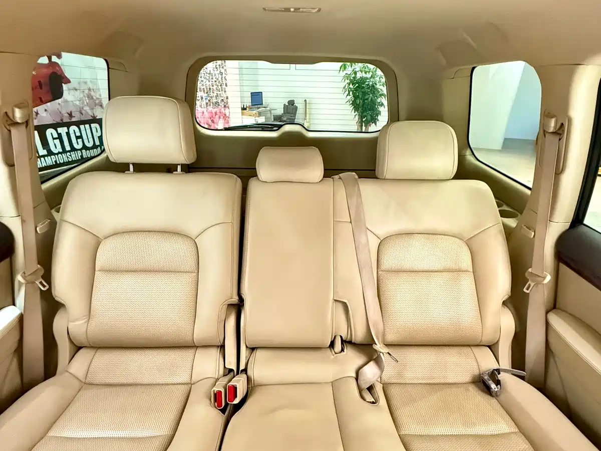 Toyota Land Cruiser (Import) 2017