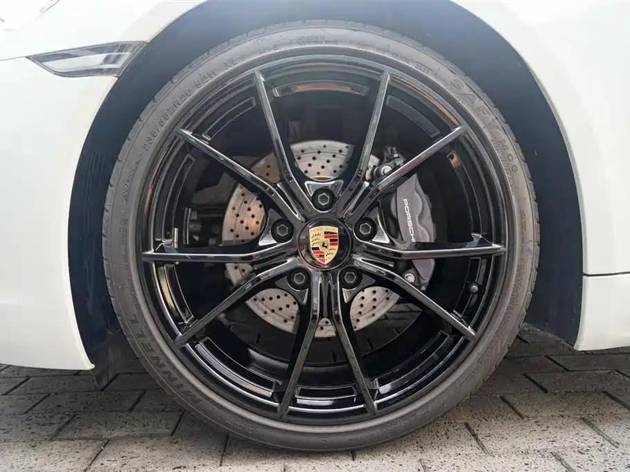 Photo 17 - Porsche 718