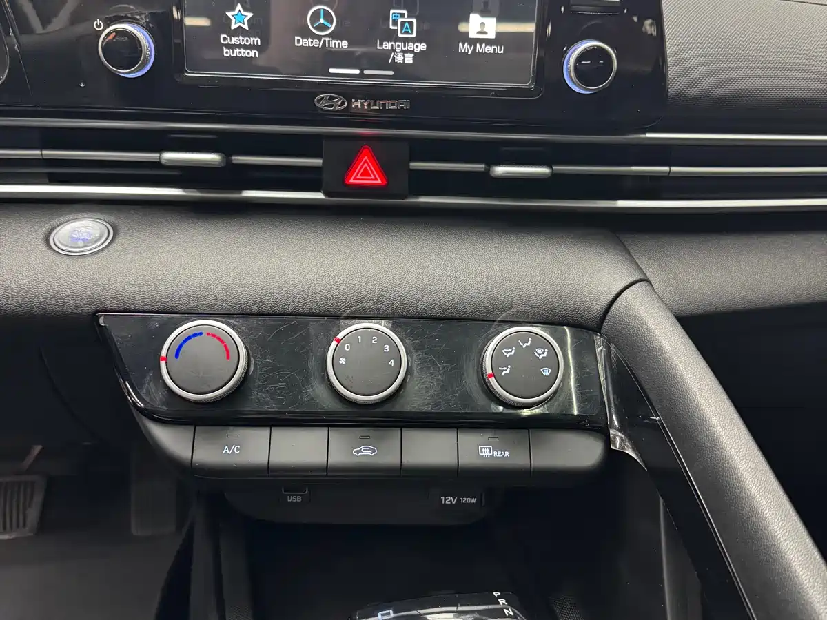 Hyundai Elantra 2023 1.5L CVT GLX Elite Edition фото 12