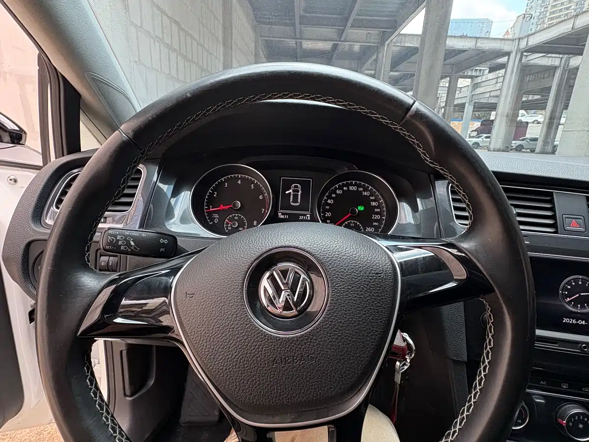 Volkswagen Golf 2017 230TSI Auto Comfort Millionth Anniversary Edition фото 5