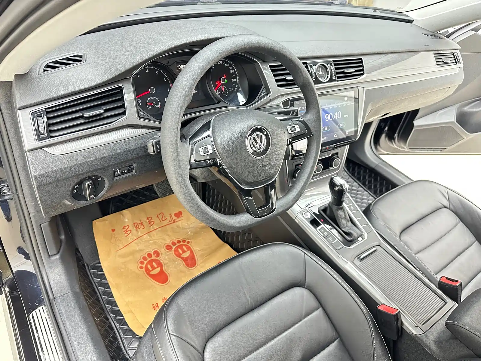 Фото 8 - Volkswagen Passat
