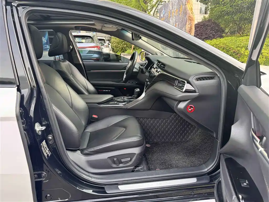 Toyota Camry 2019 2.5G Luxury Edition China VI фото 8