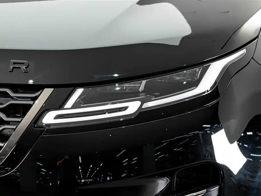 Land Rover Range Rover Evoque 2024 2023 Range Rover Evoque L 249PS Premium Luxury Edition