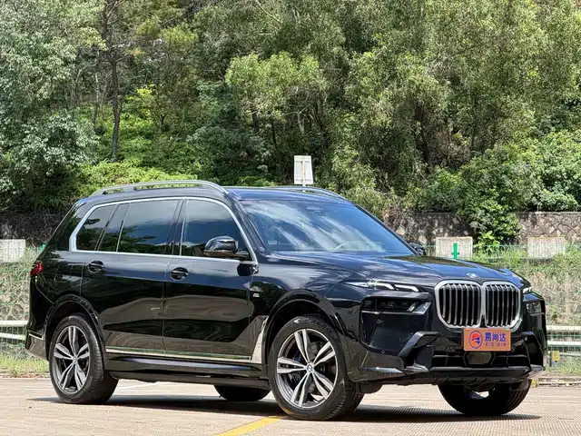 BMW X7 2023 xDrive40i Exclusive M Sport Package — фото 3