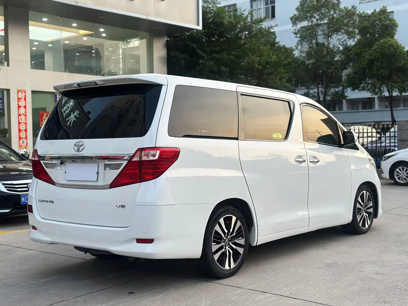 Toyota Alphard 2011 3.5L Luxury Edition фото 6