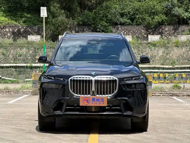 BMW X7 2023 xDrive40i Exclusive M Sport Package — фото 1