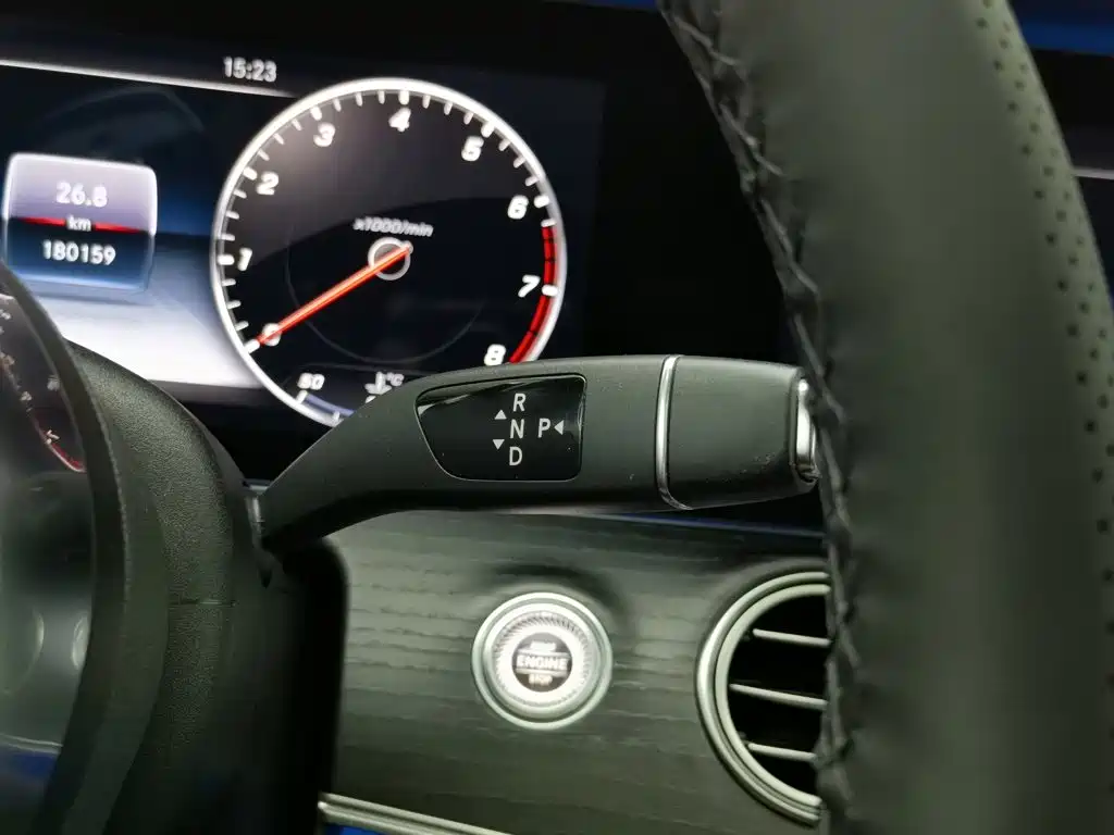 Mercedes-Benz E-Class, миниатюра 13