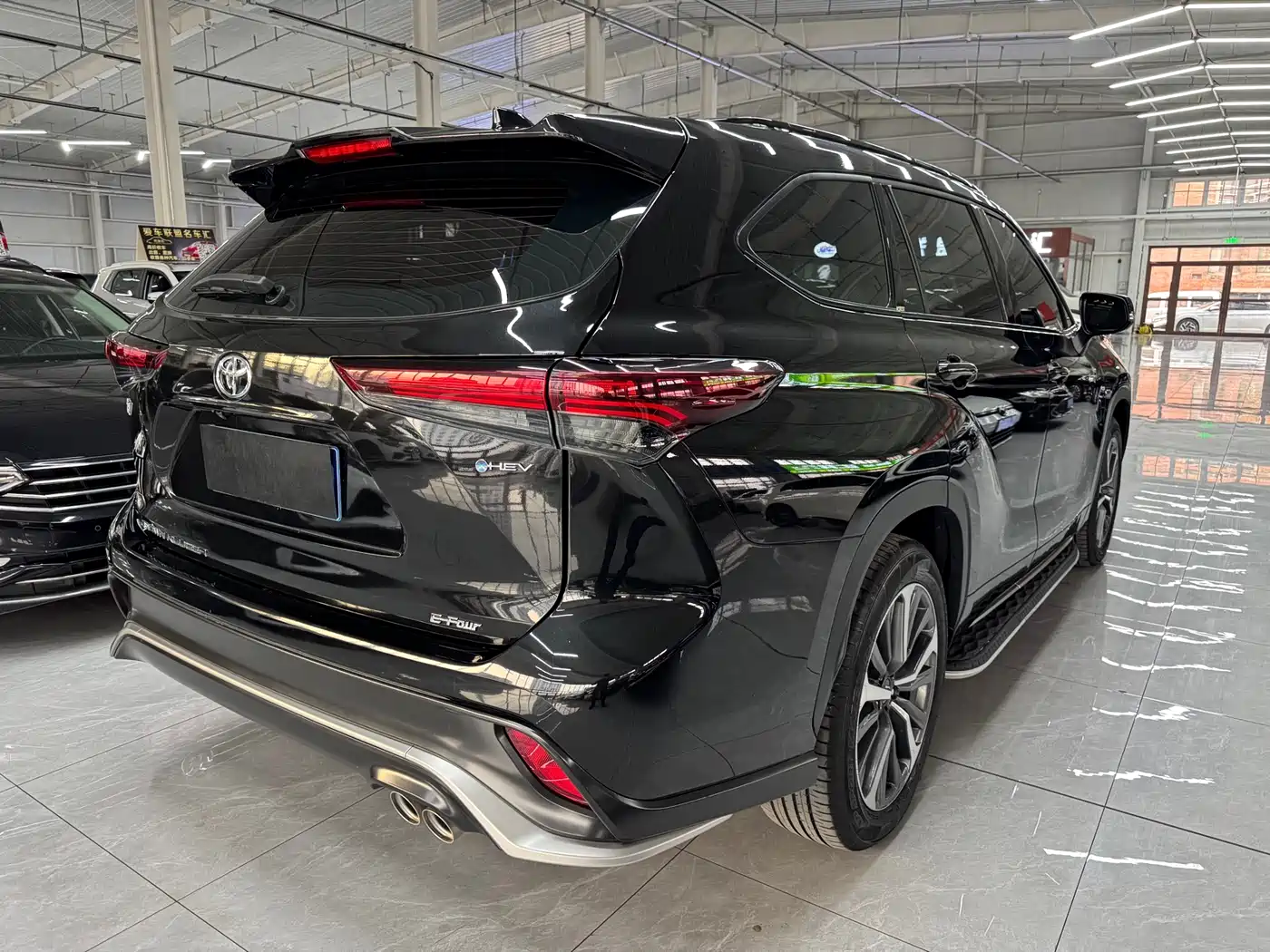 Toyota Crown Kluger 2024 2.5L HEV 4WD Luxury Edition фото 4