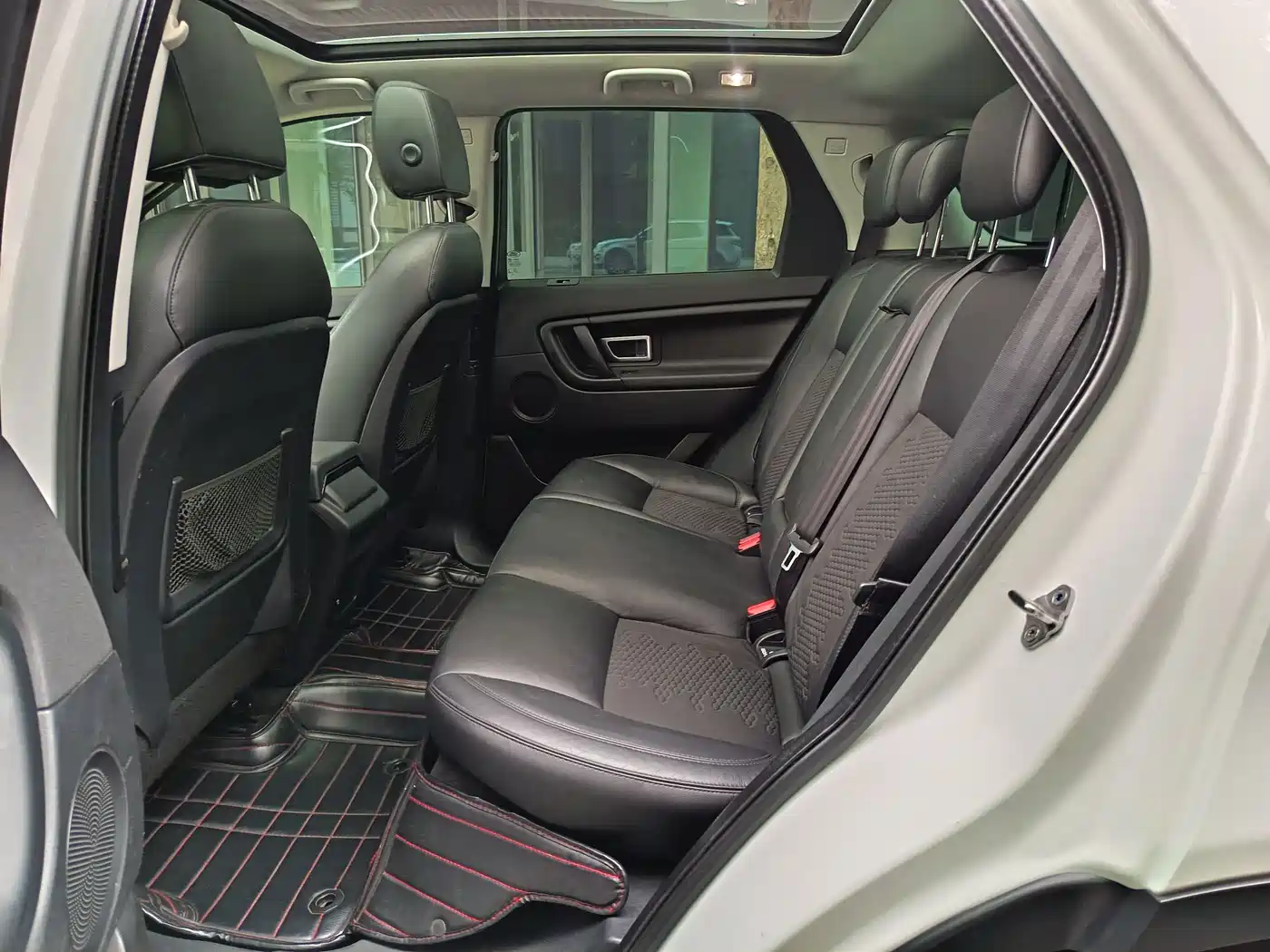 Land Rover Discovery Sport 2017 2.0T PURE фото 6