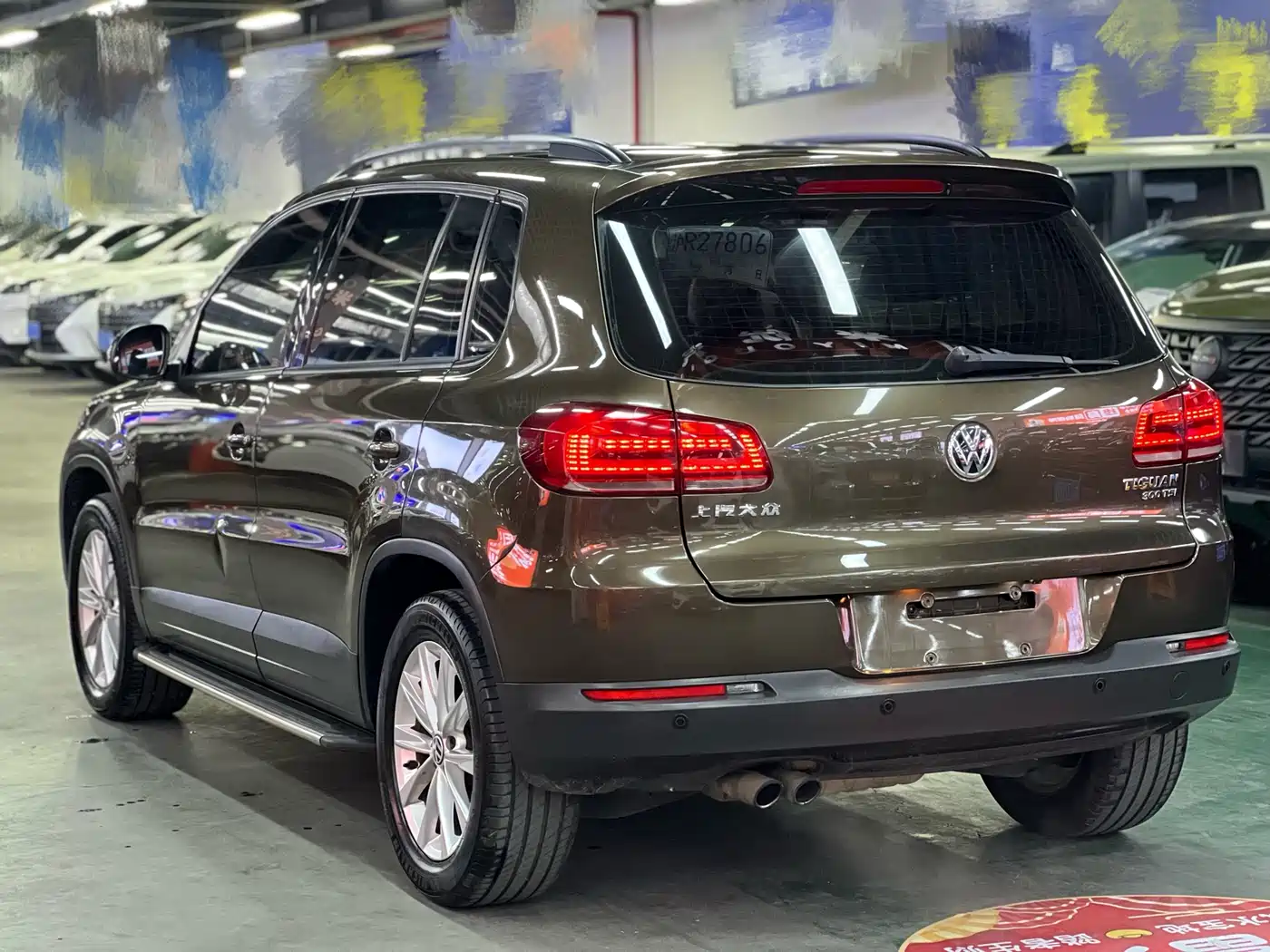 VOLKSWAGEN TIGUAN