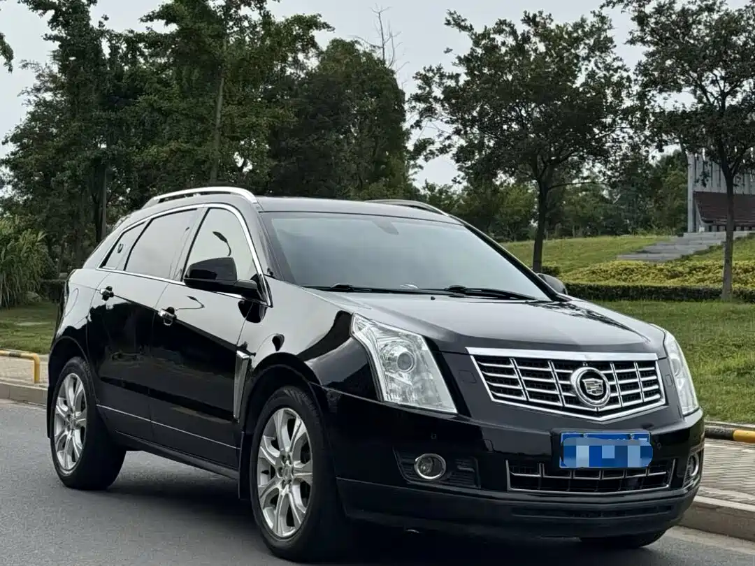 Photo 3 - Cadillac SRX