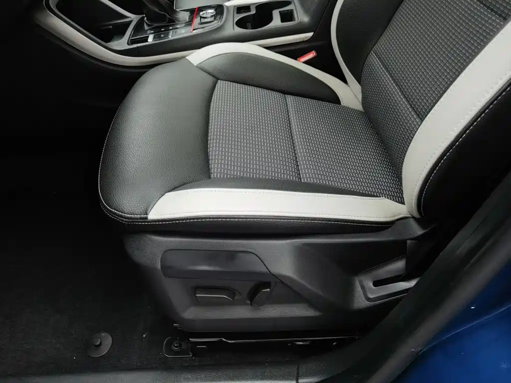Qoros 5 2017 2018 1.6T Automatic Premium Type