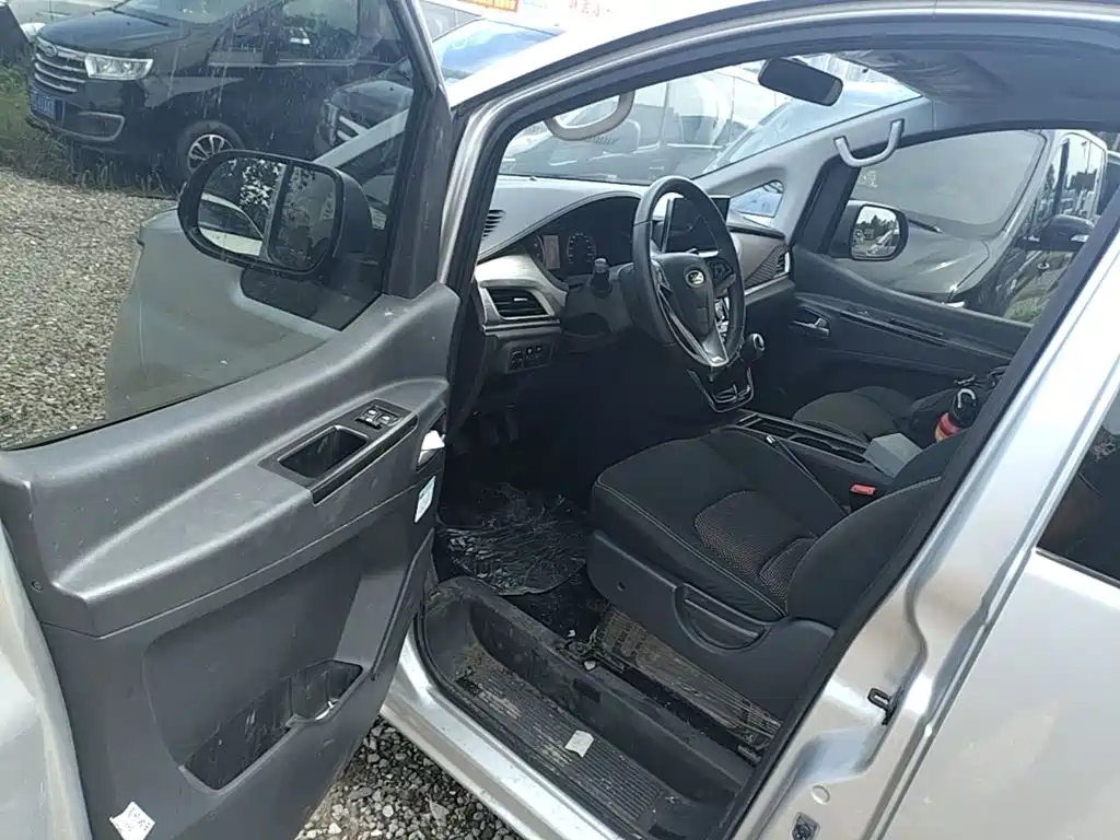 JAC Refine M3 2023 2022 1.5T 7-Seater Standard