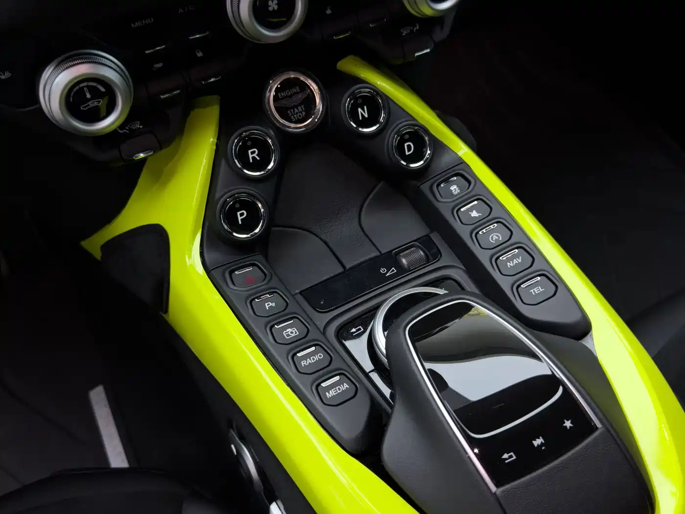 Aston Martin Vantage 2020 2018 4.0T V8 Coupe