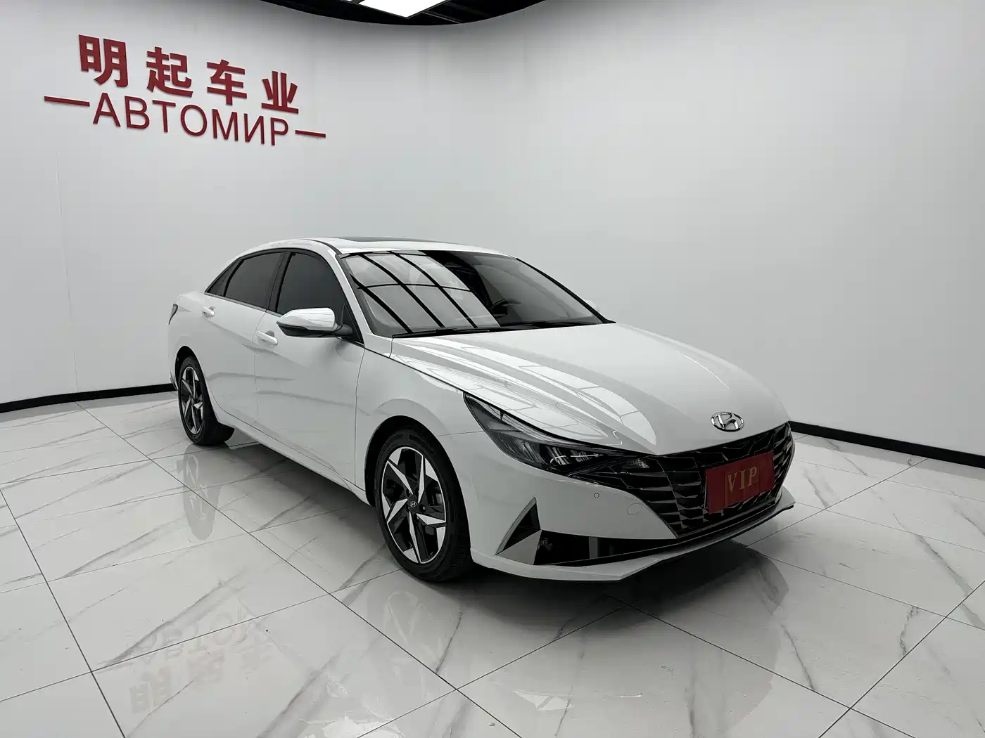 HYUNDAI ELANTRA