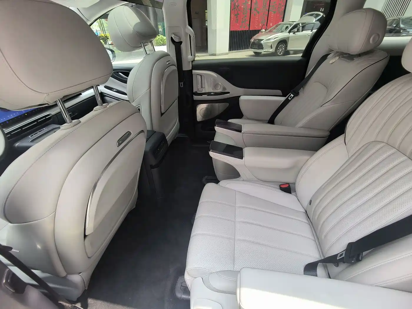 Voyah Auto Voyah Dreamer 2025 EV AWD Flagship Kunpeng Edition фото 6