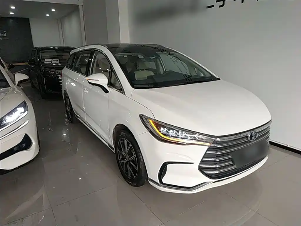 BYD Song MAX New Energy 2022 DM-i 105KM Flagship Model фото 4
