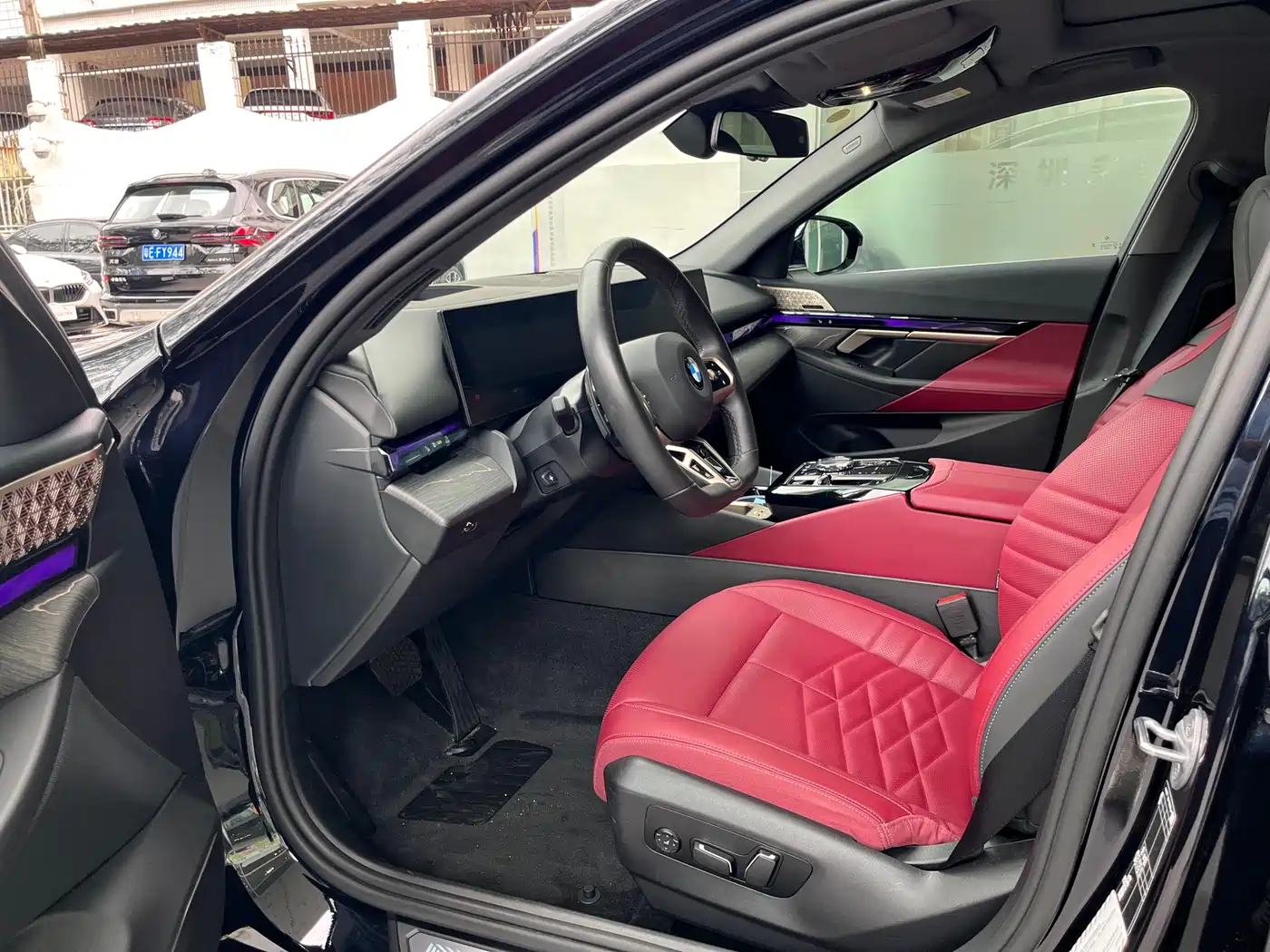 BMW 5 Series 2025 530Li Premium M Sport Package фото 6