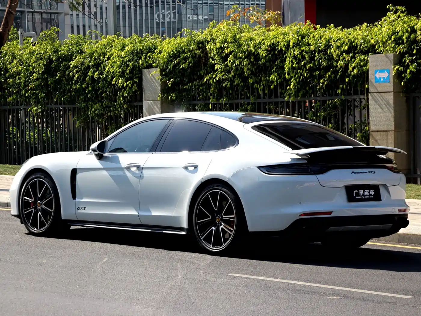 Porsche Panamera 2023 Panamera GTS 4.0T фото 6