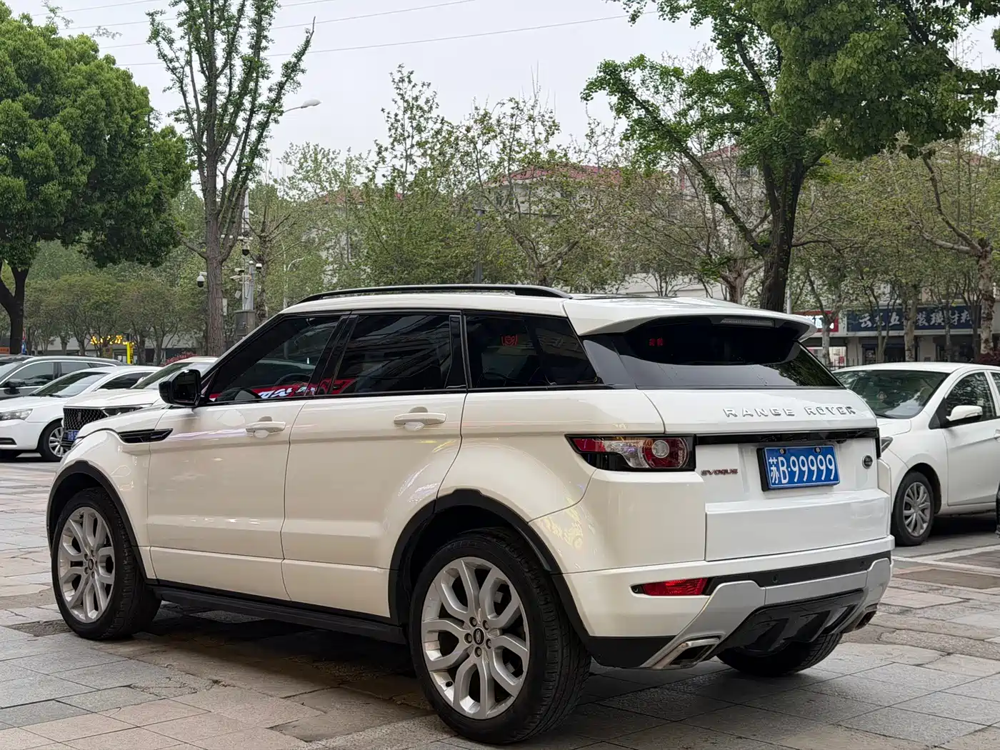 Land Rover Range Rover Evoque (Import) 2014 2.0T 5-door Brilliance Sport фото 4