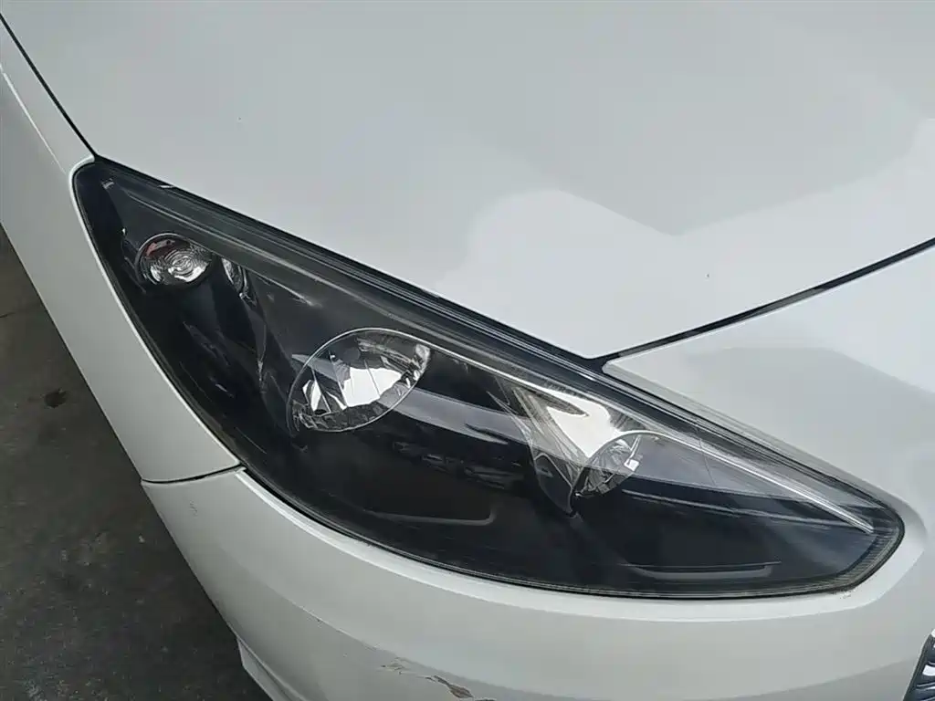 Peugeot 308 2014 Model Joy Edition Classic 1.6L Automatic Superior Style фото 13