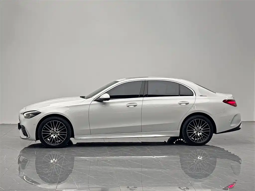 Mercedes-Benz C-Class 2023 Facelift C 200 L Sport Edition фото 3