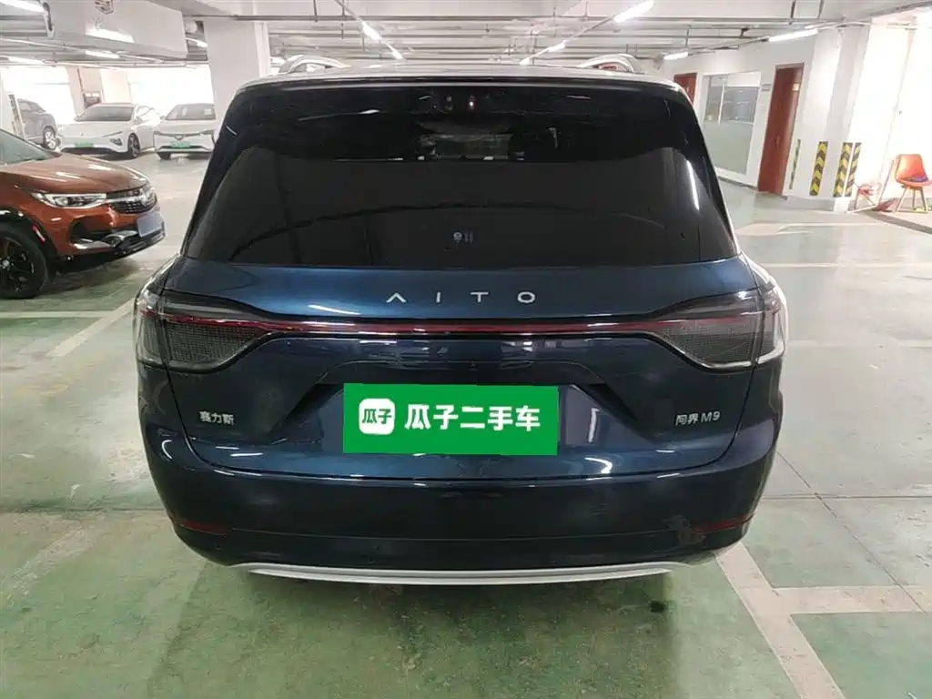 AITO Wenjie AITO M9 2025 Extended Range Ultra 52kWh 6-Seater фото 6