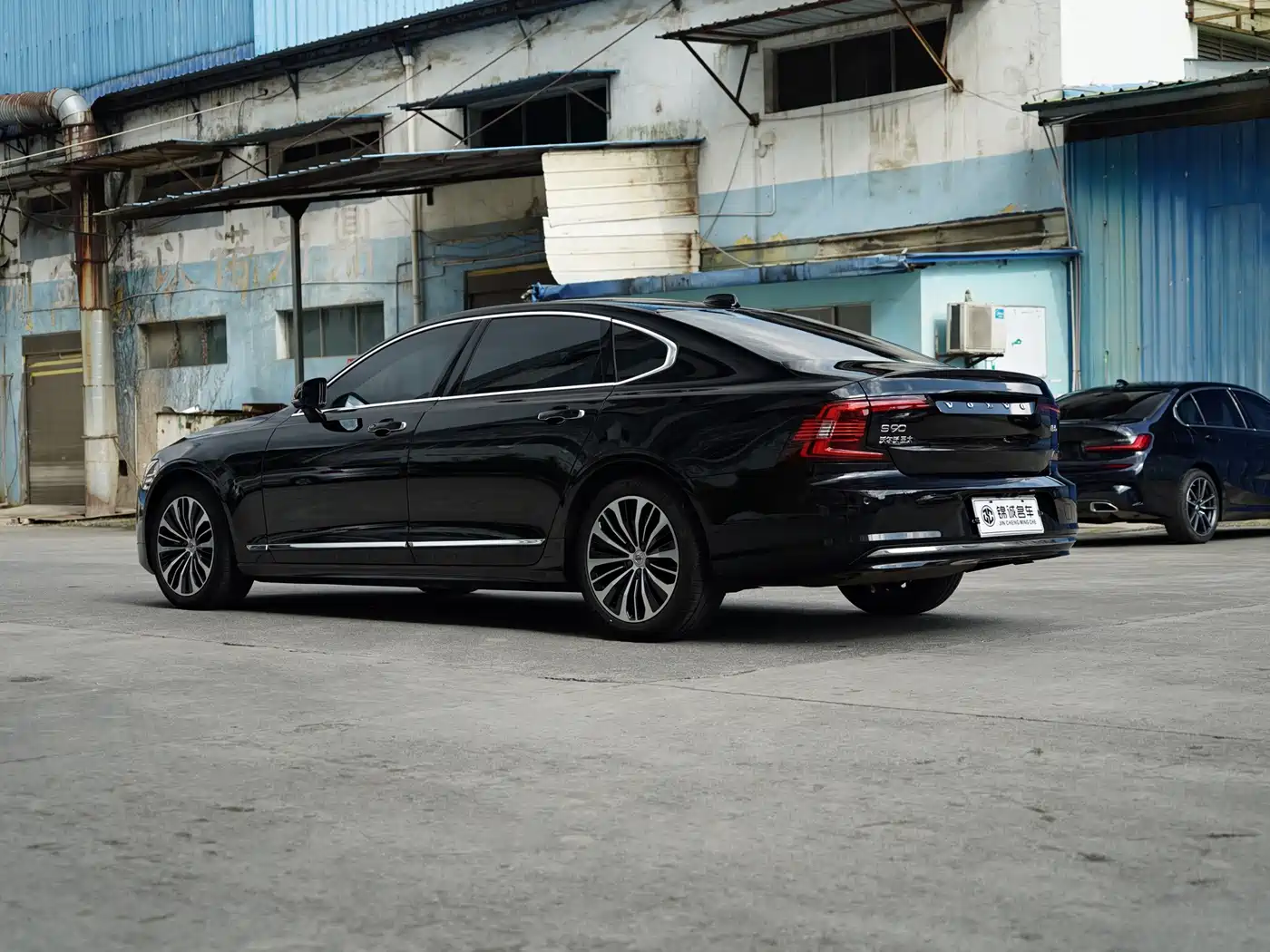 VOLVO S90
