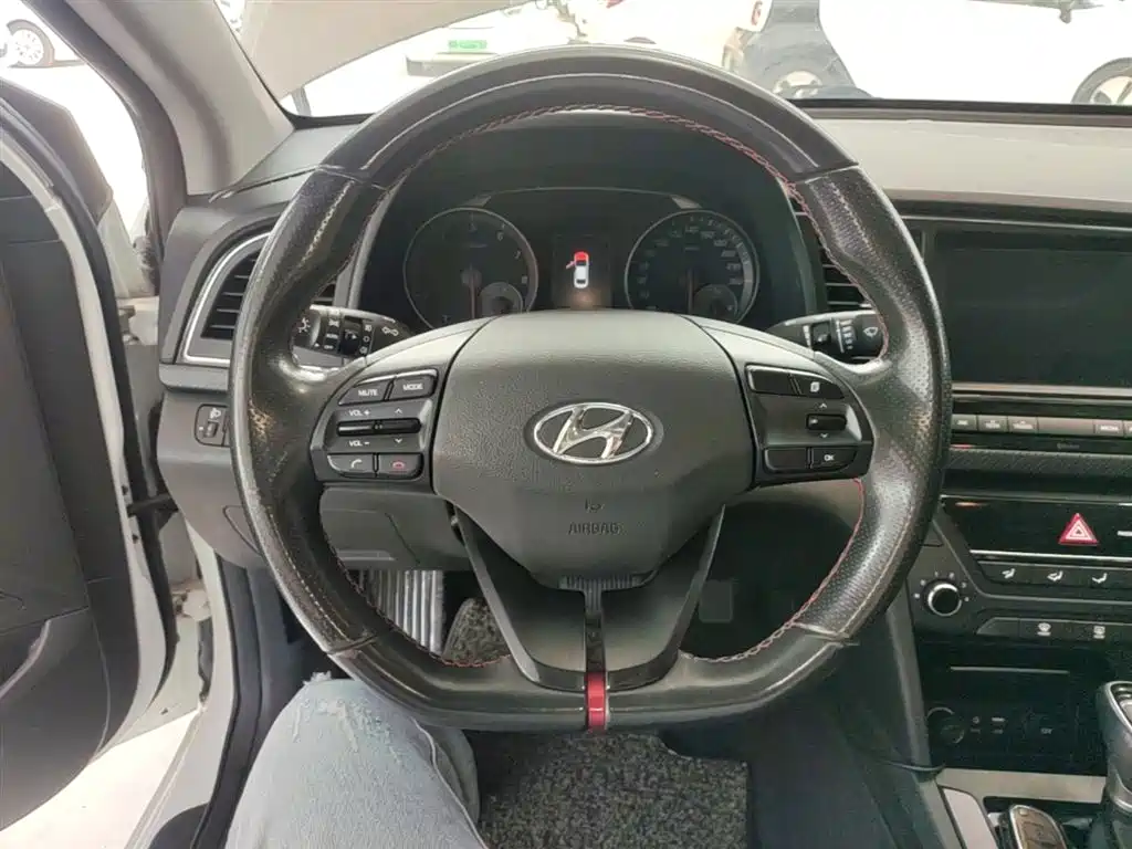 Hyundai Elantra 2016 1.4T DCT Dynamic·Vitality фото 11