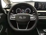 Фото 15 - Geely Vision X3