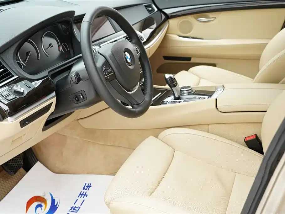 BMW 5 Series GT 2013 535i xDrive Luxury фото 5