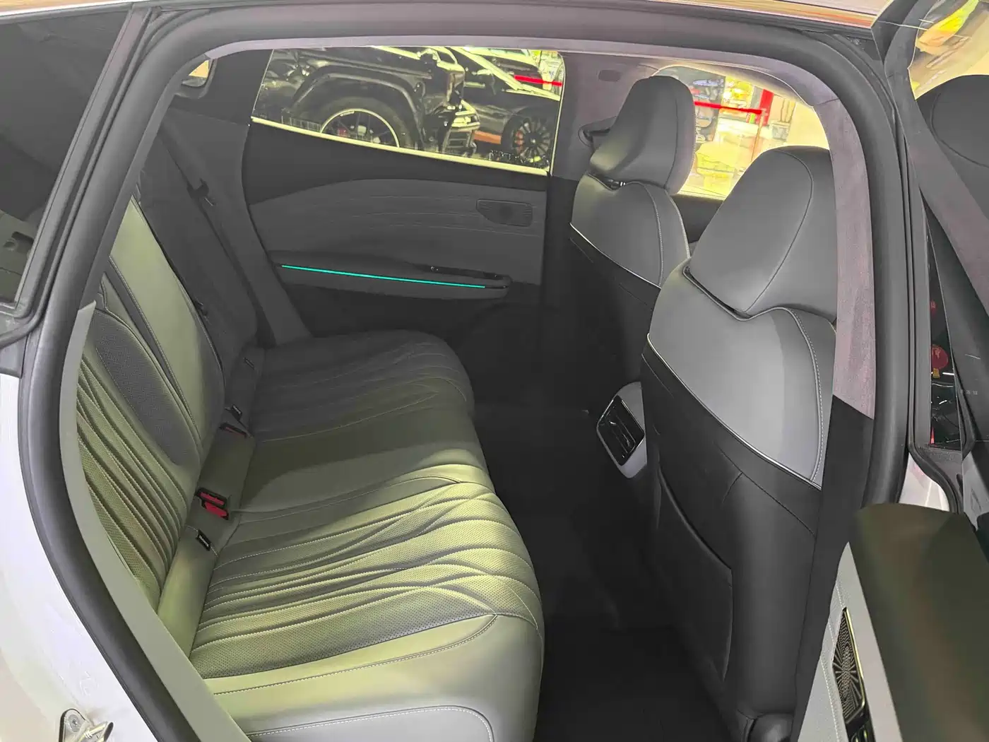 Geely Galaxy Galaxy E8 2025 700km Long Voyage Smart Drive Edition фото 18