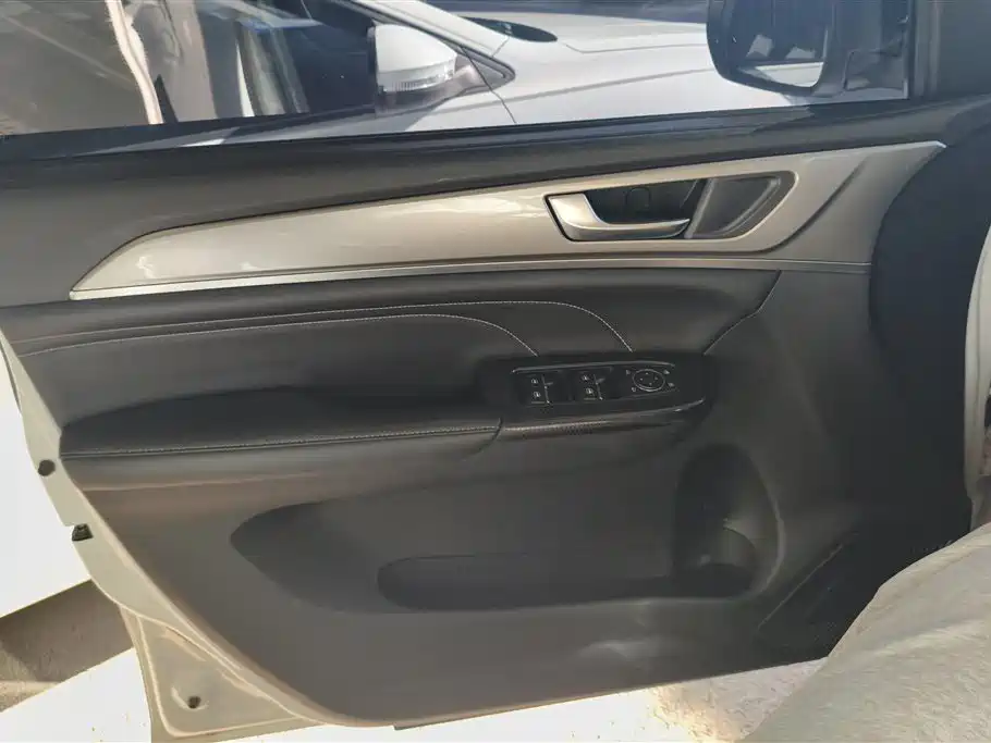 Haval M6 2021 PLUS 1.5T DCT Luxury Smart Connect фото 7