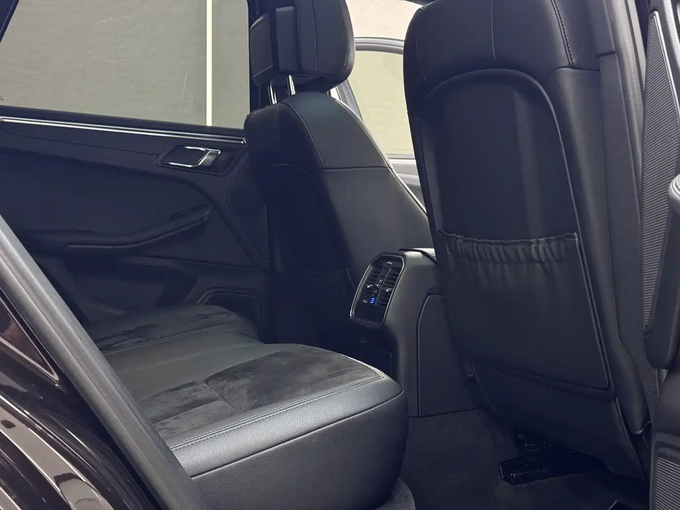 Porsche Macan 2017 Macan 2.0T фото 22
