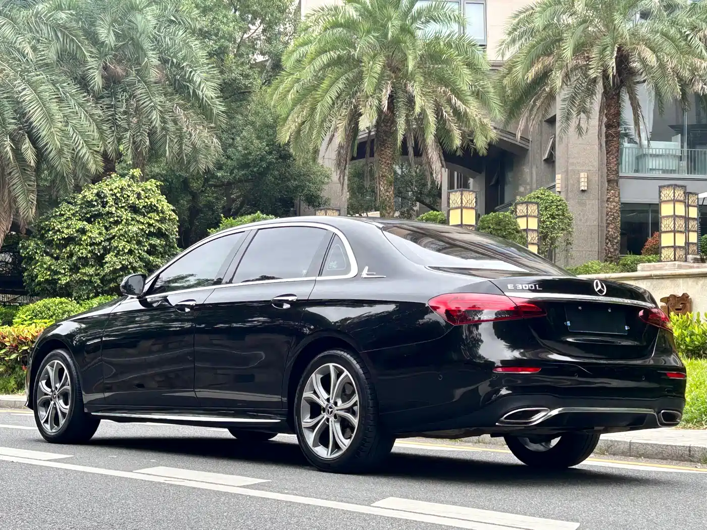Mercedes-Benz E-Class 2021 E 300 L Fashion фото 6