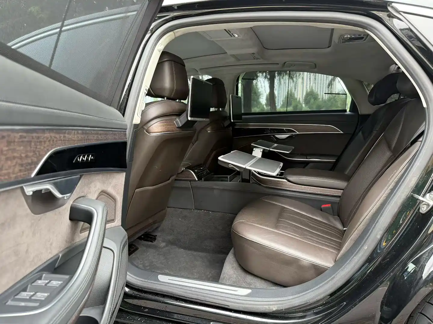 Фото 6 - Audi A8