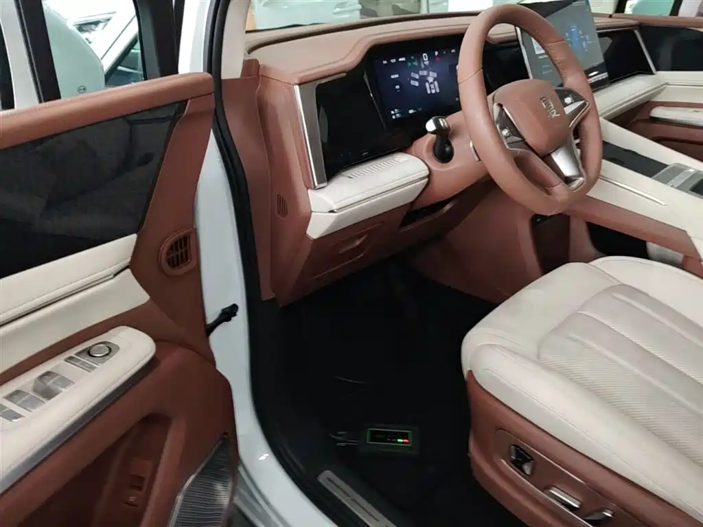 BYD Xia 2025 DM-i 1.5T 180km Excellence фото 16