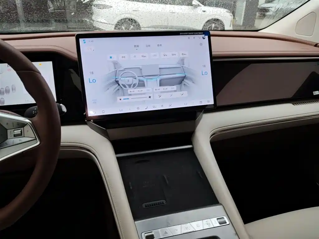 BYD Xia 2025 DM-i 1.5T 180km Excellence фото 13