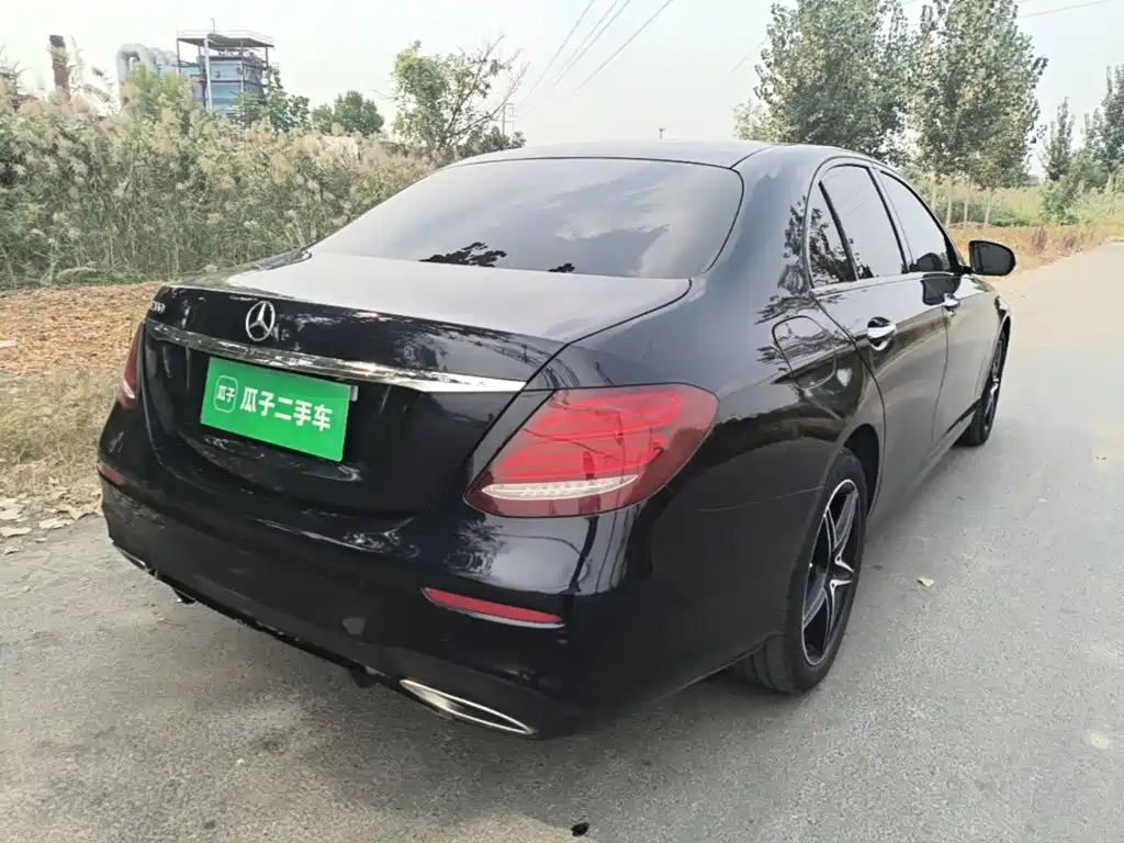 Photo 7 - Mercedes-Benz E-Class (Import)