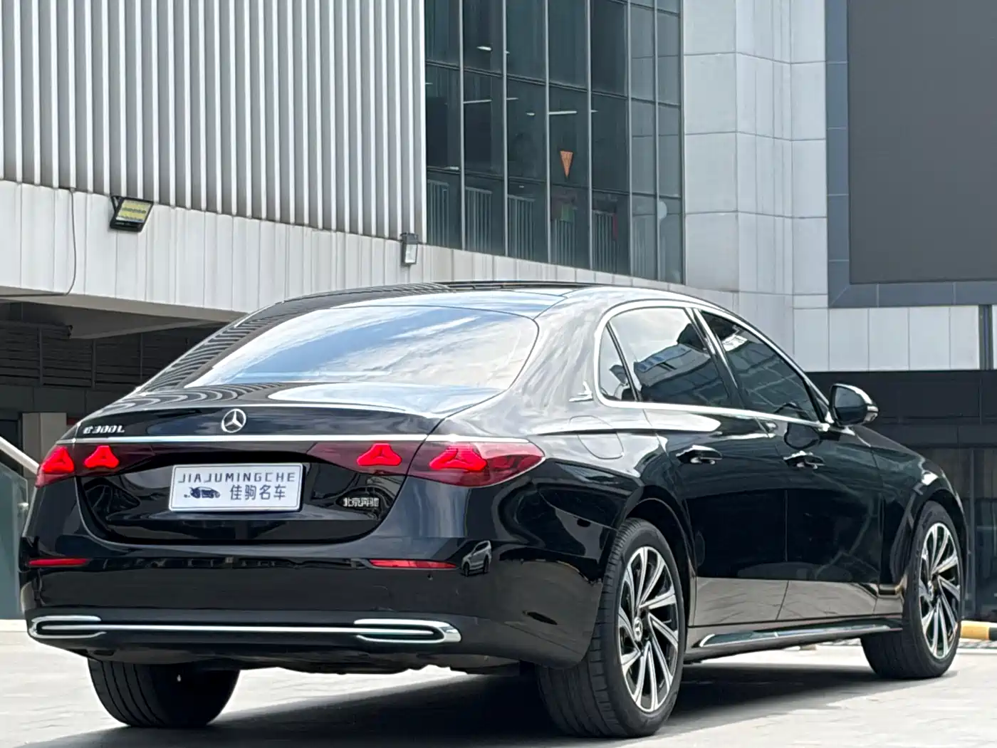Mercedes-Benz E-Class 2025 E 300 L Luxury фото 6