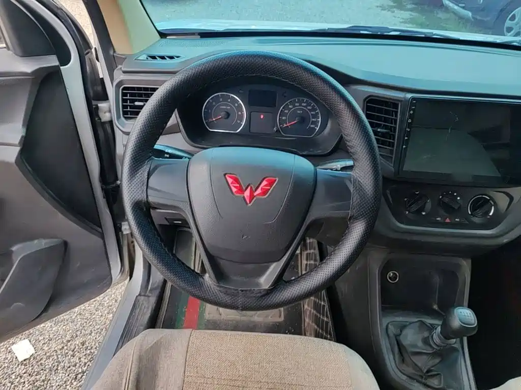 Wuling Motors Wuling Hongguang V 2024 2022 1.5L Power Take Edition Electric Power Steering LAR