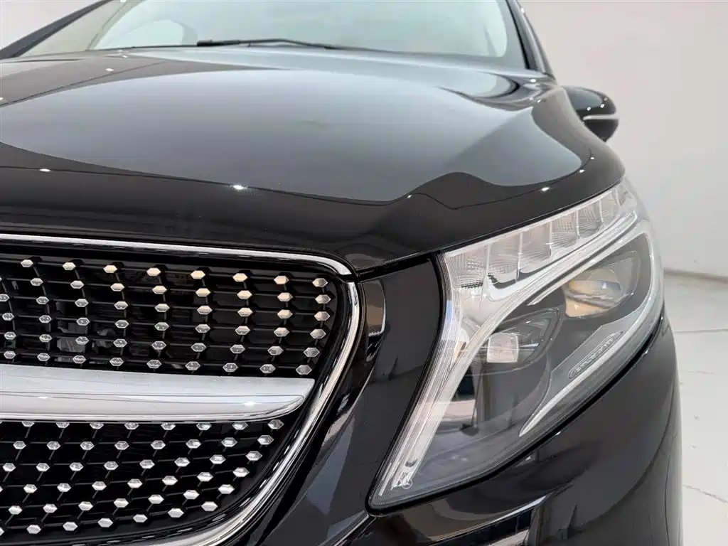 Mercedes-Benz V-Class 2020 Model V 260 L Long Wheelbase Luxury фото 2
