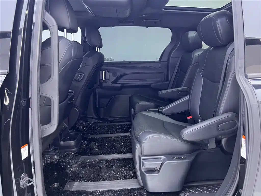 Toyota Granvia 2022 Model Year 2.5L Hybrid Flagship Edition фото 23