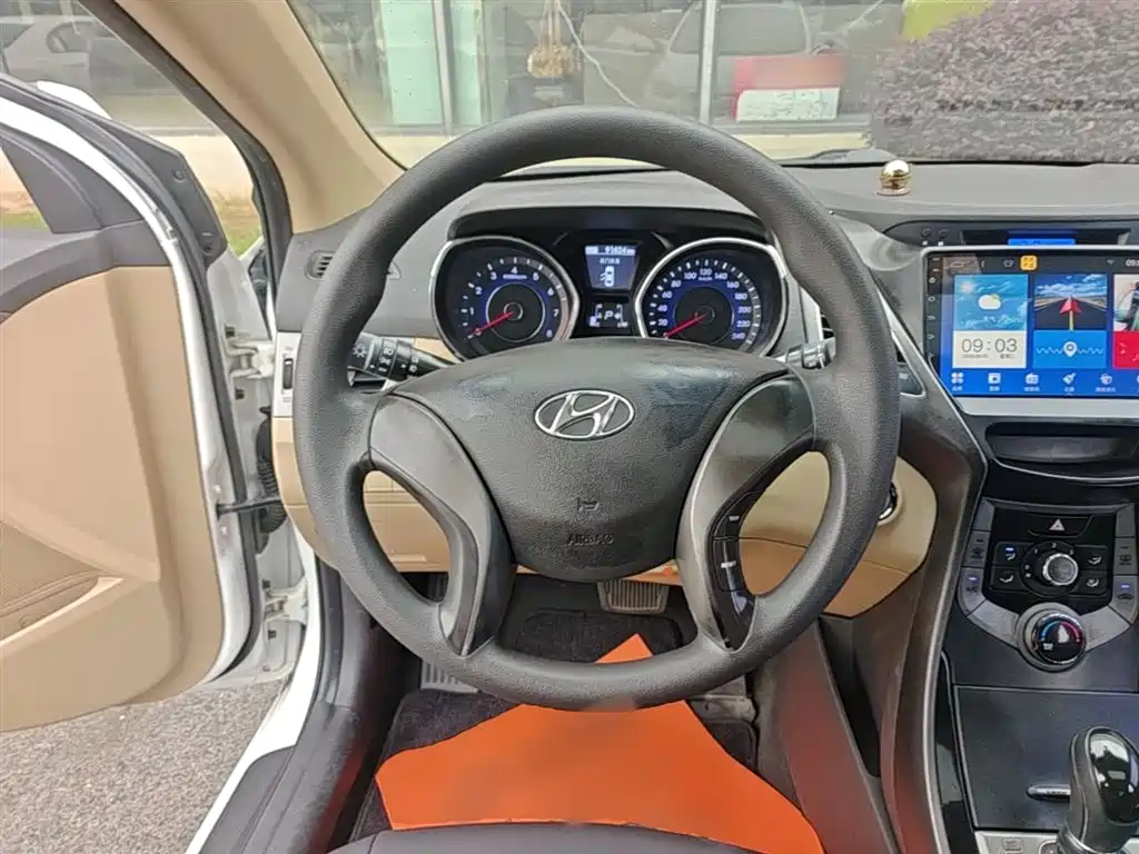 Hyundai Langdong 2013 1.6L Automatic Leading фото 11